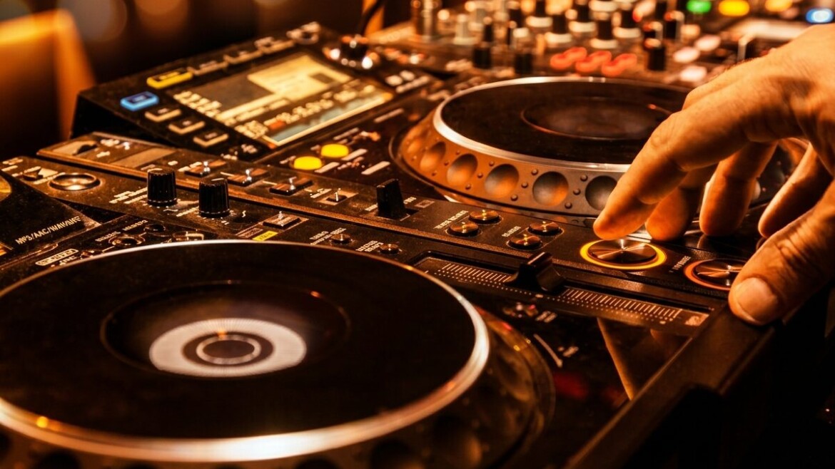 渋谷のDJ設備のあるカラオケバー・スナックで楽しむ |！イベントやパーティに最適