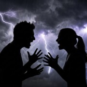 渋谷のカラオケバー・スナックの騒音苦情｜相談先と法律対策